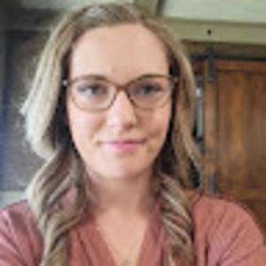 Meet your Posher, Desiree